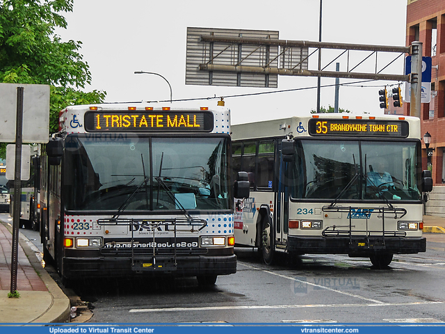 Delaware Area Regional Transit 233 and 234 on routes 1 and 35
1 to Tri-State Mall; 35 to Brandywine Town Center
Gillig Low Floor
Front Street at Amtrak Station, Wilmington, DE
June 5th, 2017
Keywords: DART First State;Gillig Low Floor