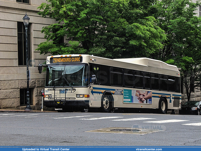 Delaware Area Regional Transit 153 on route 28
28 to Nemours Clinic
Gillig Low Floor
10th and King Streets, Wilmington, DE
June 5th, 2017
Keywords: DART First State;Gillig Low Floor