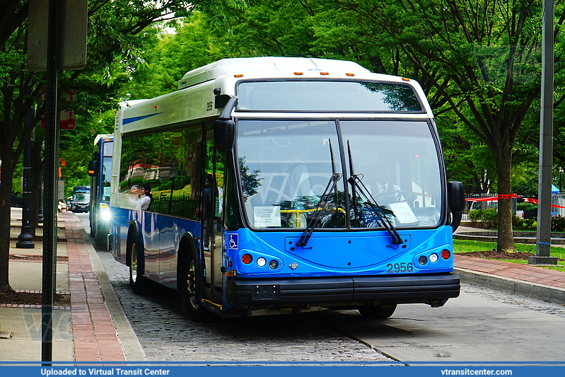 Johns Hopkins University 2956
Johns Hopkins Hospital Shuttle
ENC EZ-Rider II
Broadway and Monument Street, Baltimore, MD
Keywords: Academy