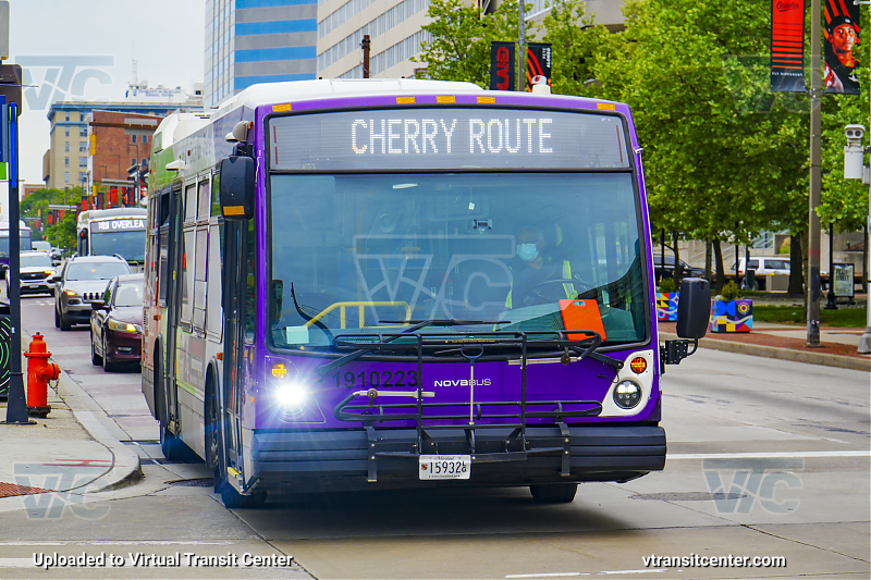Charm City Circulator 1910223 on the Cherry Route
Cherry Route
NovaBUS Low Floor Series
Keywords: Charm City Circulator;Baltimore City;NovaBUS Low Floor Series;NovaBUS LFS