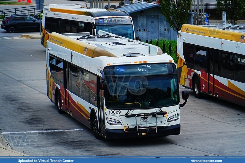 MTA Maryland BaltimoreLink 13029 on CityLink Blue
CityLink Blue to CMS
New Flyer XDE40
Keywords: MTA Maryland;Baltimore Link;New Flyer XDE40