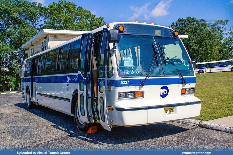 ex-MTA New York City 5527
NovaBus RTS
On Display at the 2025 FNJHTC Bus Fest
