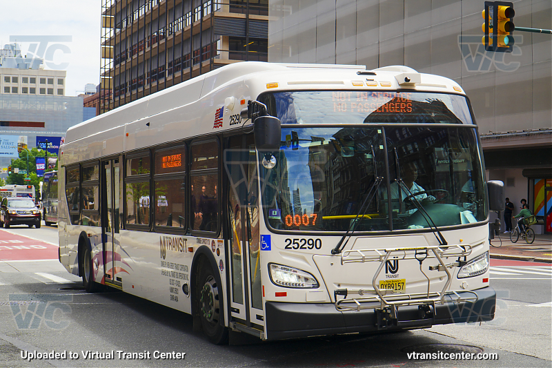 NJ Transit 25290
Not in Service
NO Passengers
Keywords: NJTBus;NJ Transit;New Flyer XD40