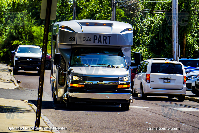 PART 59
Transporting people around in the heat
Keywords: Take Part;Chevrolet 3200