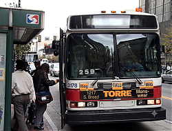 SEPTA_Neoplan_3178_on_Route_17.png