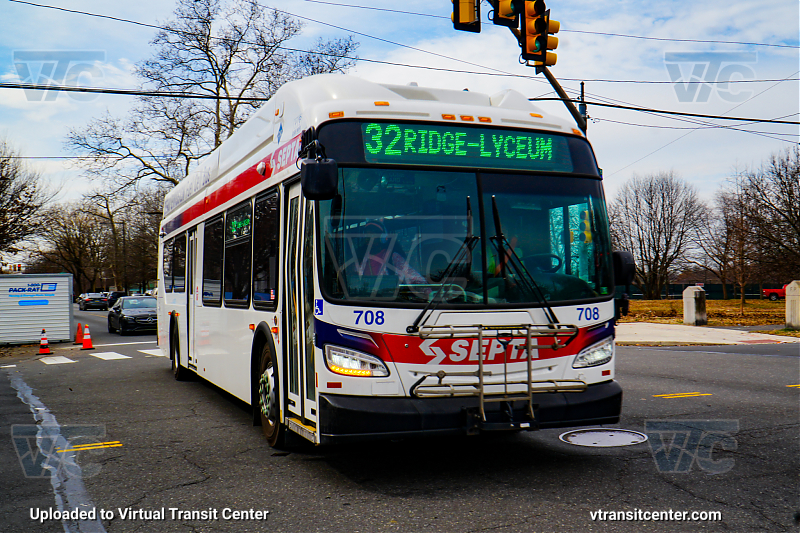 SEPTA XHE40 708 on Route 32
Route 32 to Ridge-Lyceum
New Flyer XHE40
Keywords: SEPTA Bus;Hydrogen Fuel Cell;New Flyer XHE40;Zero Emissions Bus