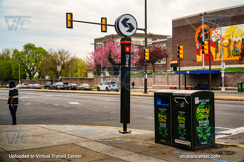 Olney Transit Center - Metro Sign
Viewed from the SE corner of Broad Street/Olney Avenue
