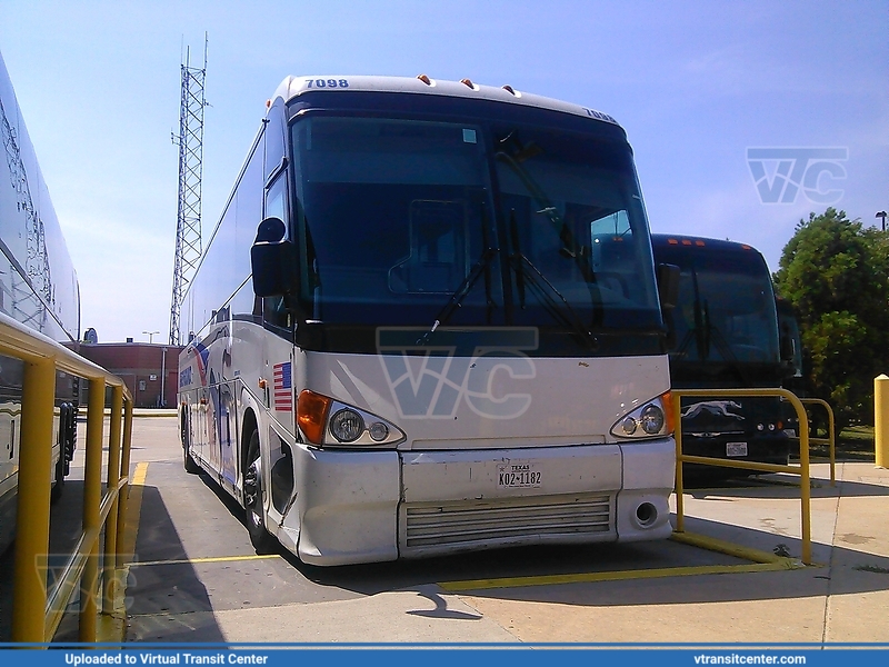 Greyhound 7065
MCI G4500
July 8th, 2014
