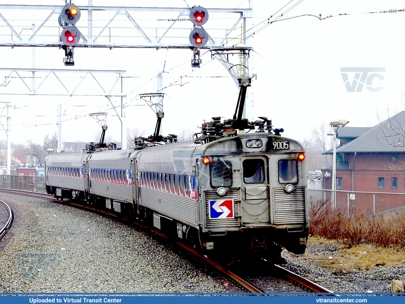 SEPTA Silverliner II 9005
Budd Silverliner II
Departing Temple University Station
January 12th, 2012

