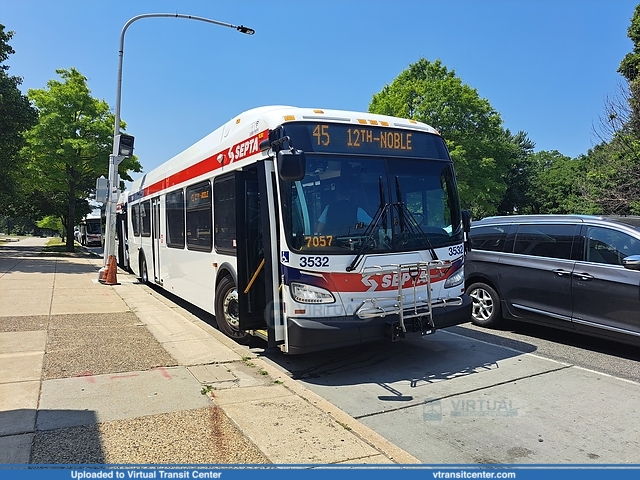 SEPTA 3532 on Route 45
Route 45 to 12th-Noble
New Flyer XDE40
Broad Street and Oregon Avenue, Philadelphia, PA
