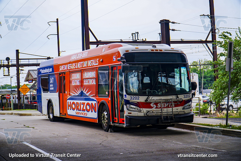 SEPTA 3202
Horizon Services Wrap
Keywords: SEPTA Bus;New Flyer XDE40