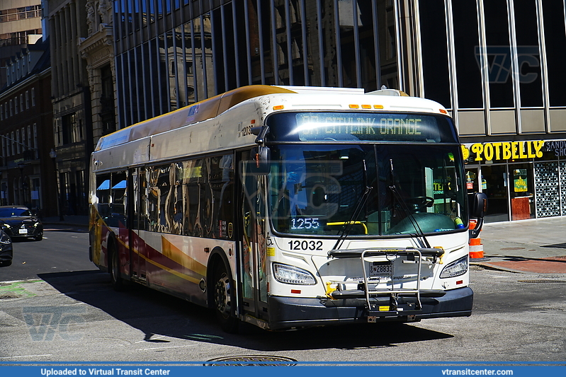 MTA Maryland BaltimoreLink 12032 on CityLink Orange
CityLink Orange 
New Flyer XDE40 
Fayett Plaza at Charles Street, Baltimore, MD
