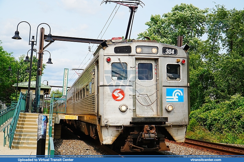 SEPTA Silverliner IV 304 Leading Fox Chase Line
Fox Chase Line (to Malvern)
Conrail Heritage Car
GE Silverliner IV
Keywords: SEPTARR;GE