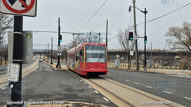 DC Streetcar 101 at Oklahoma/Benning
DC Streetcar
Inekon Trams LRV
