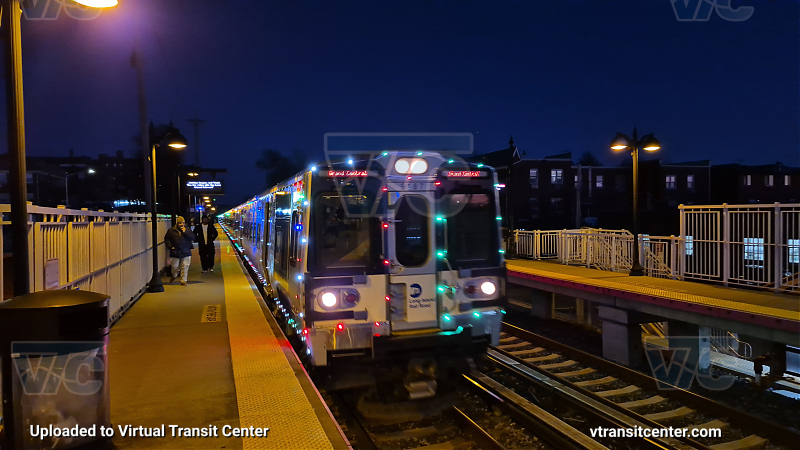 LIRR M9 Holiday Train
LIRR M9 Holiday Train
