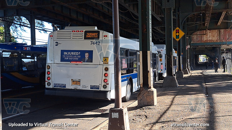 MTA New York City 7442 on the Q118 7 shuttle
2015 NFI XD40 #7442 on the Q118 7 shuttle

