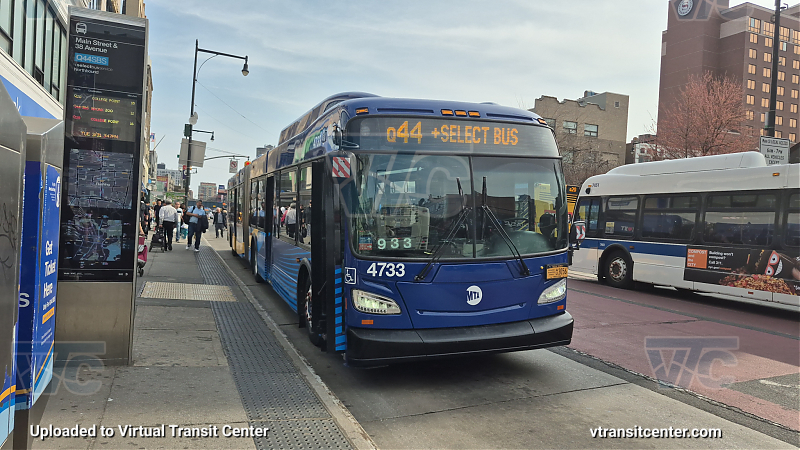2012 NFI XD60 #4733 on the Q44-SBS
2012 NFI XD60 #4733 on the Q44-SBS
