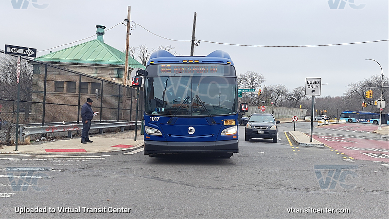 2018 NFI XN60 #1017 on the 6 shuttle
2018 NFI XN60 #1017 on the 6 shuttle
