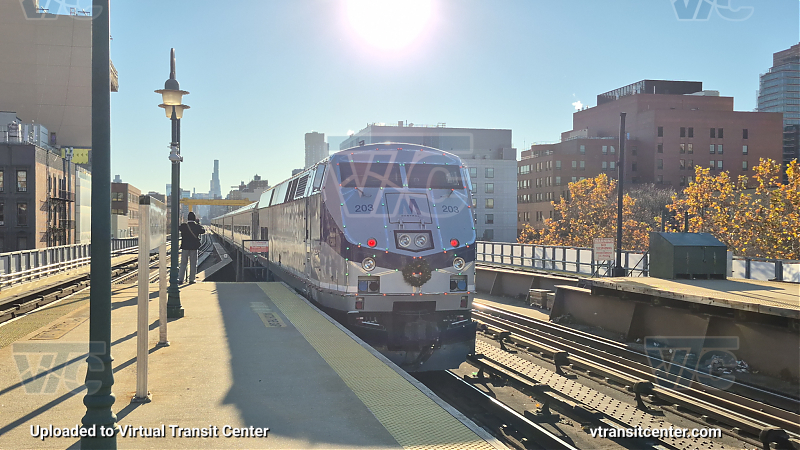 Metro-North Railroad 203
2025 Holiday Train (Diesel) at Harlem-125 St
