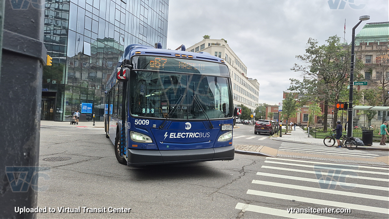 New York City Transit #5009 on the Q67
New York City Transit #5009 on the Q67
