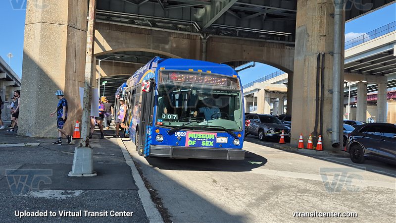 New York City Transit Bus #9802 on the X80
With Let's Go Knicks P/R code
