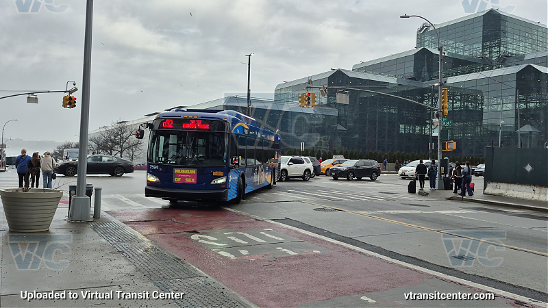 2018 NFI XD40 #7594 on the Q92 7 shuttle 
2018 NFI XD40 #7594 on the Q92 7 shuttle 
