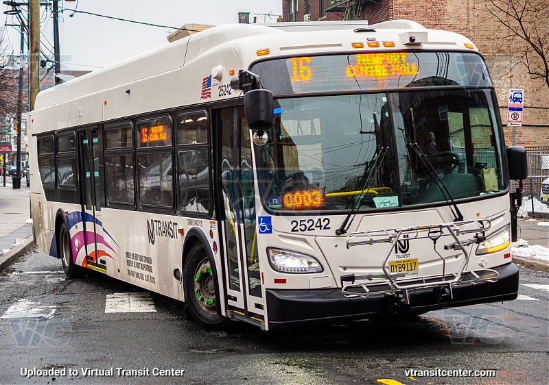NJ Transit 25242 On Route 16
Route 16 Newport Centre Mall
Keywords: NJTBus;NJ Transit;New Flyer XD40