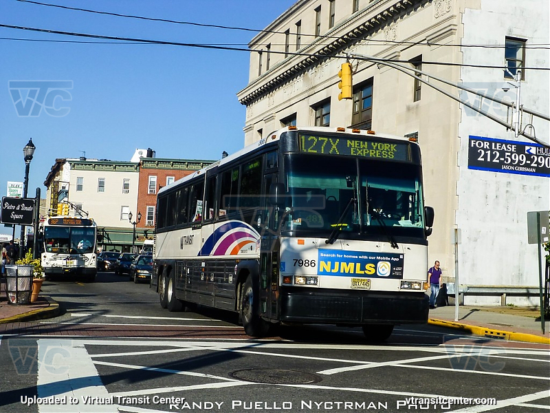 NJ Transit 7986
D4000 7986 on the 127X New York Express
