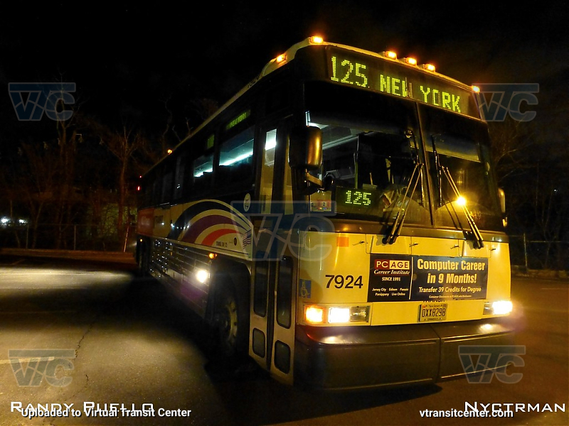 NJ Transit 7924
D4000 7924 on the 160 line signed up as the 125 on layover
