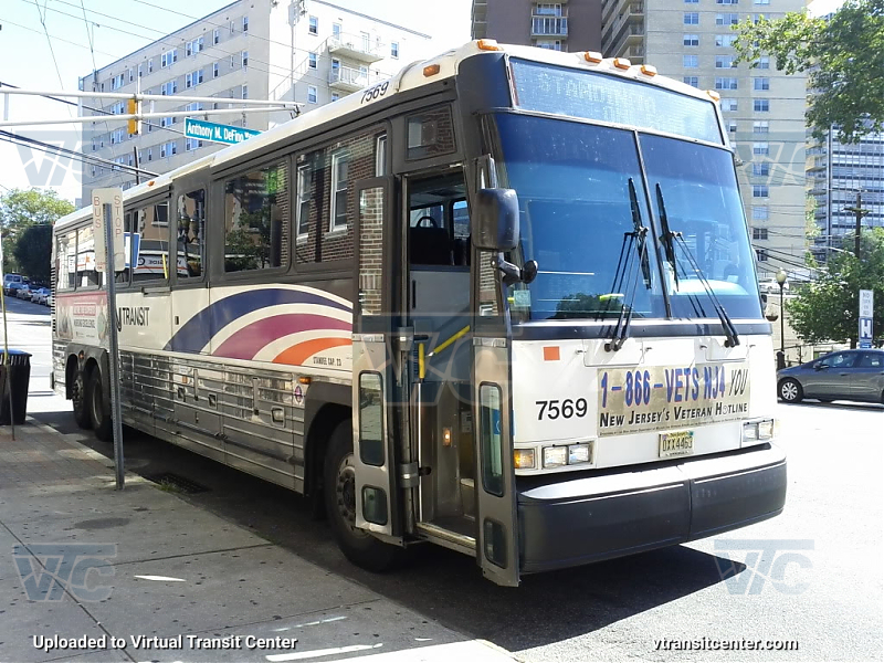 NJ Transit 7569
D4000 7569 broken down waiting for replacement unit

