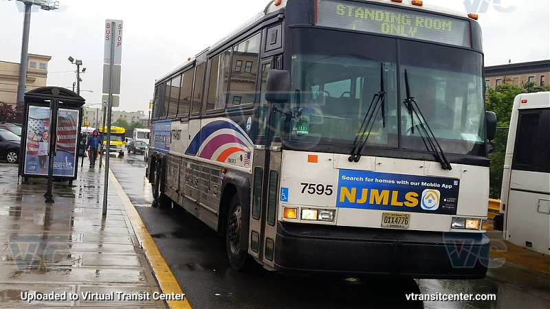 NJ Transit 7595
D4000 7595 on the 153 to Paramus Arcola
