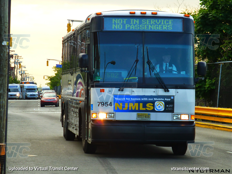 NJ Transit 7954
D4000 7954 deadheading to NYC 
