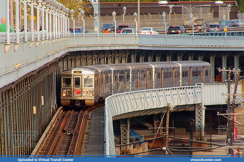 PATCO 1110 PATCO SpeedLine
PATCO SpeedLine to Lindenwold
Crossing Ben Franklin Bridge into New Jersey
