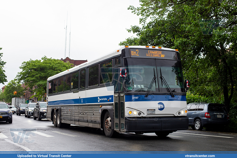MTA New York City 2197 on Route BM2
Route BM2 Carnarsie, Williams Ave
MCI D4500CT
Keywords: MTA Bus;MCI D4500CT