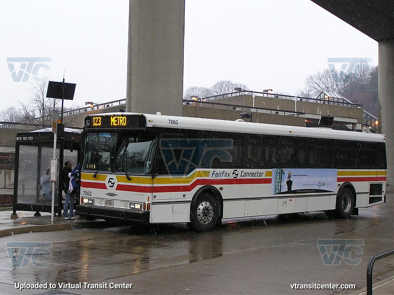 Fairfax Connector 7862 on Route 123
Rear view
February 11th 2006
Keywords: Fairfax