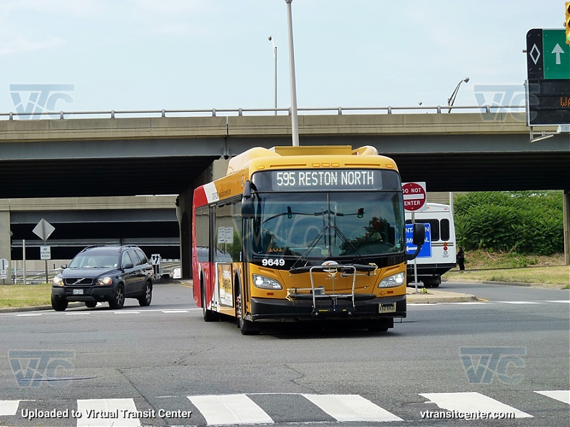 Fairfax Connector 9649 on Route 595
Route 595 Reston North
June 27th 2012
Keywords: Fairfax Connector