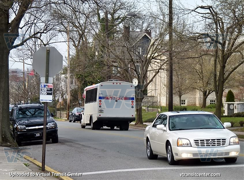 SEPTA 2076 on Route 205
Keywords: SEPTA Bus;Freightliner