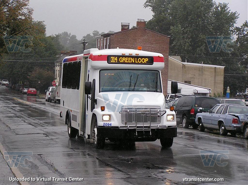 SEPTA 2094 on route 314
September 14th 2006
Keywords: SEPTA Bus;Freightliner
