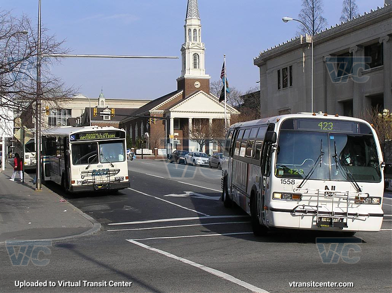 NJ Transit 1558 and DART First State 423
New Jersey Transit's route 423 used to serve Wilmington, Delaware, from the Salem area.

Keywords: DART First State;NJ Transit;RTS