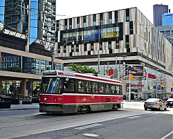 TTC_4171_-_Bay_St_-_6-24-17.jpg
