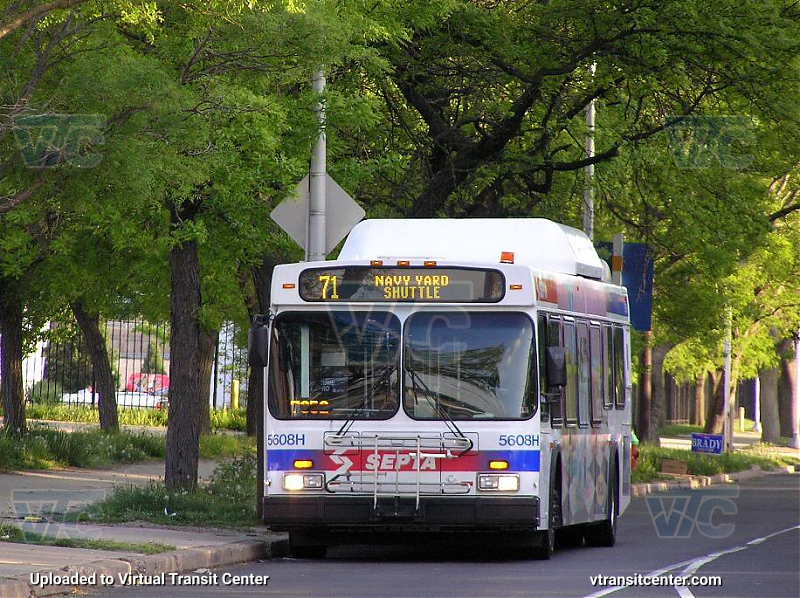 SEPTA 5608H on Route 71
Route 71 Navy Yard Shuttle
New Flyer DE40LF

